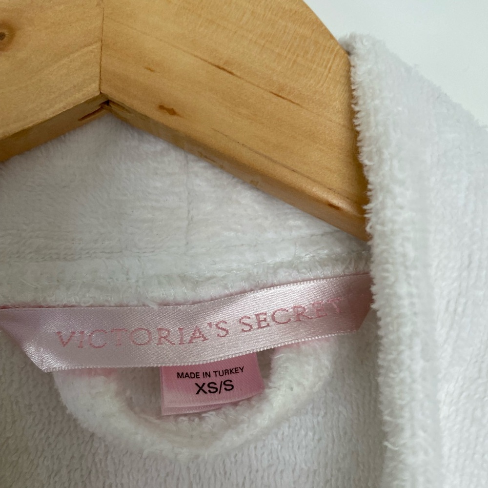 Victoria’s Secret Robe - Picture 2 of 2